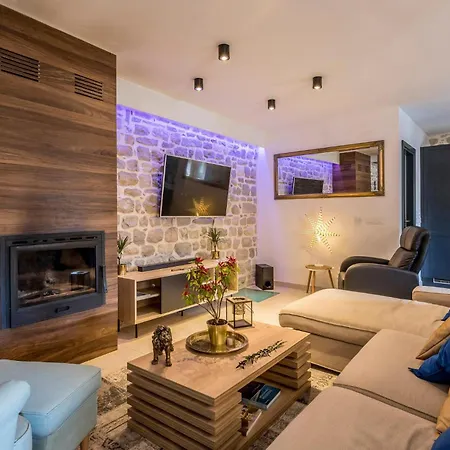 Сasa de vacaciones Stunning In With Wifi Solin