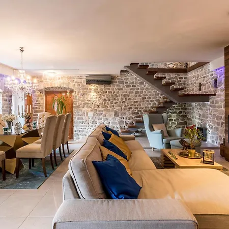 Stunning In With Wifi Holiday home