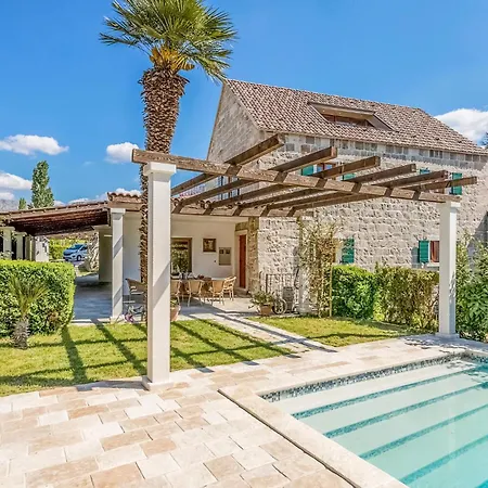 Stunning In With Wifi Holiday home *