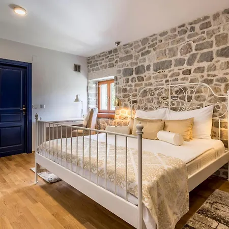 Stunning In With Wifi Holiday home Solin